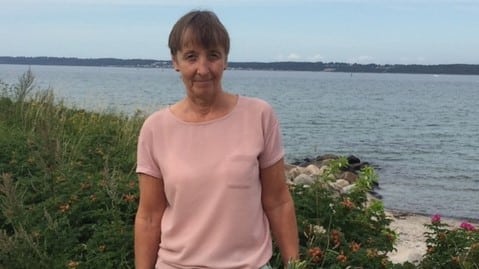 Hanne ved vandkanten, et år efter hun genvandt sit synsfelt