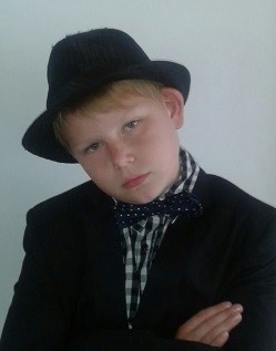 Simon, 9 år