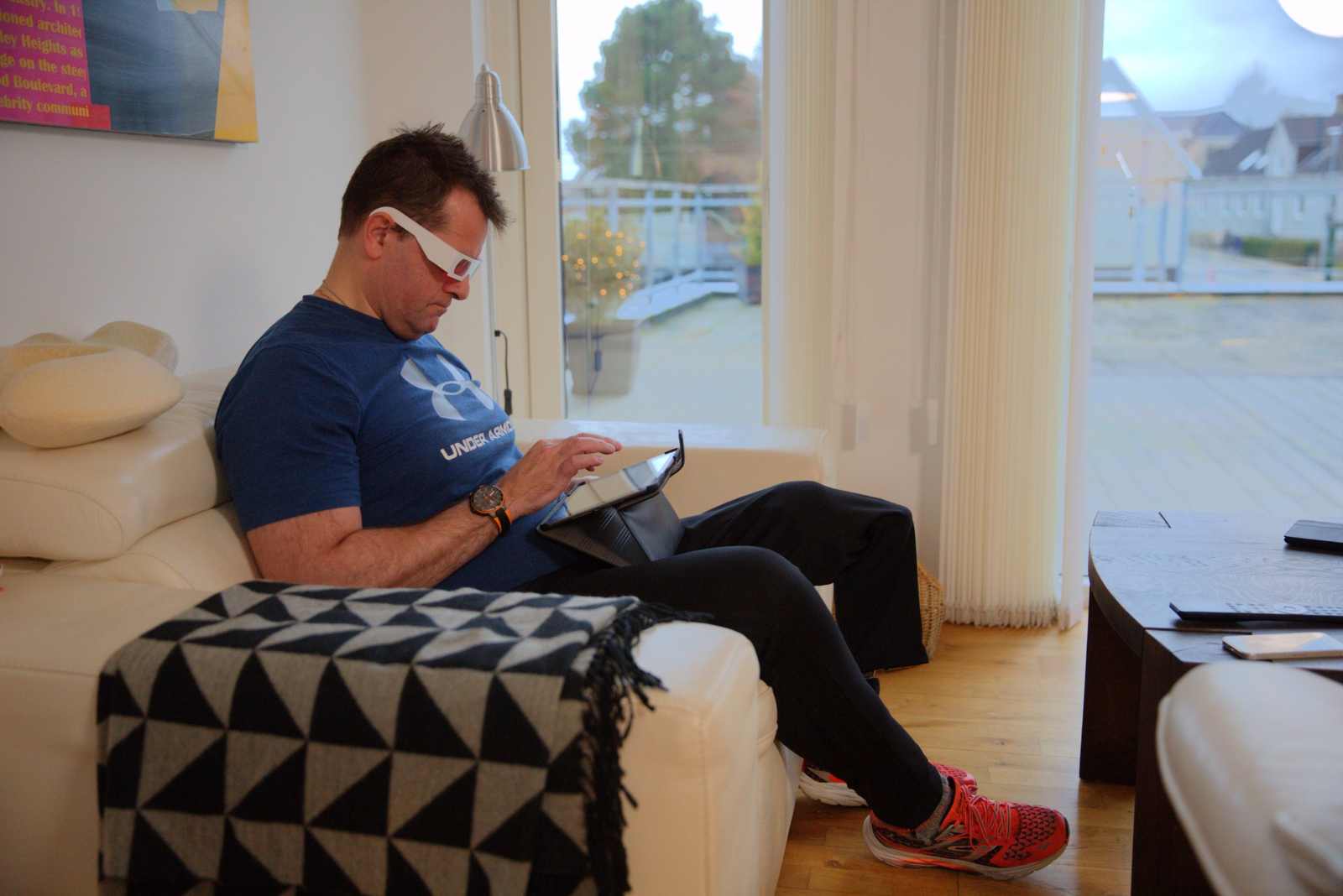 Synstræning i hjemmet med tablet og træningsbriller